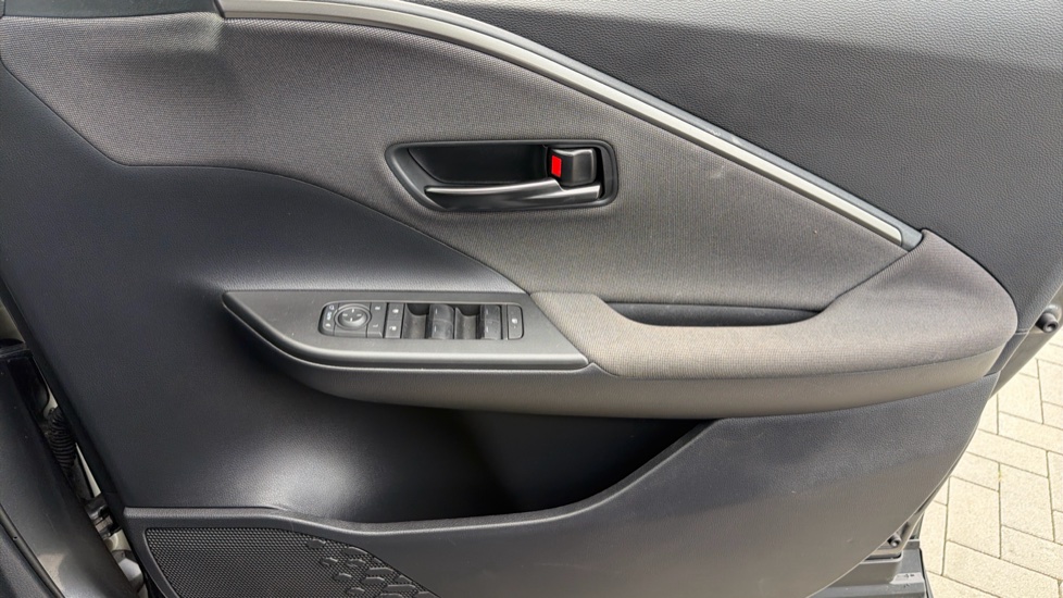 Toyota C-HR 1.8 Hybrid Design 5dr CVT Hybrid Hatchback - Image 42