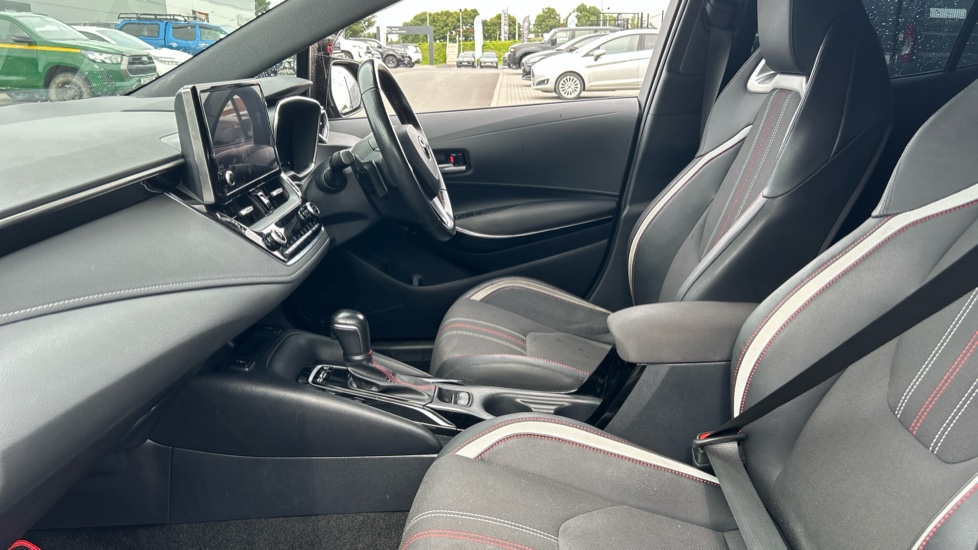 Toyota Corolla 2.0 VVT-i Hybrid GR Sport 5dr CVT Hybrid Hatchback - Image 5