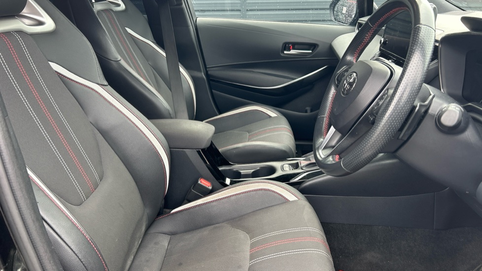 Toyota Corolla 2.0 VVT-i Hybrid GR Sport 5dr CVT Hybrid Hatchback - Image 12