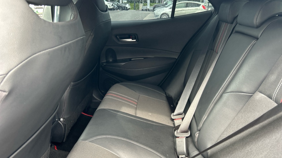 Toyota Corolla 2.0 VVT-i Hybrid GR Sport 5dr CVT Hybrid Hatchback - Image 15