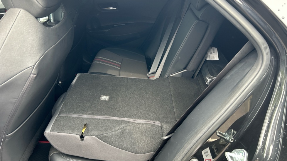 Toyota Corolla 2.0 VVT-i Hybrid GR Sport 5dr CVT Hybrid Hatchback - Image 18