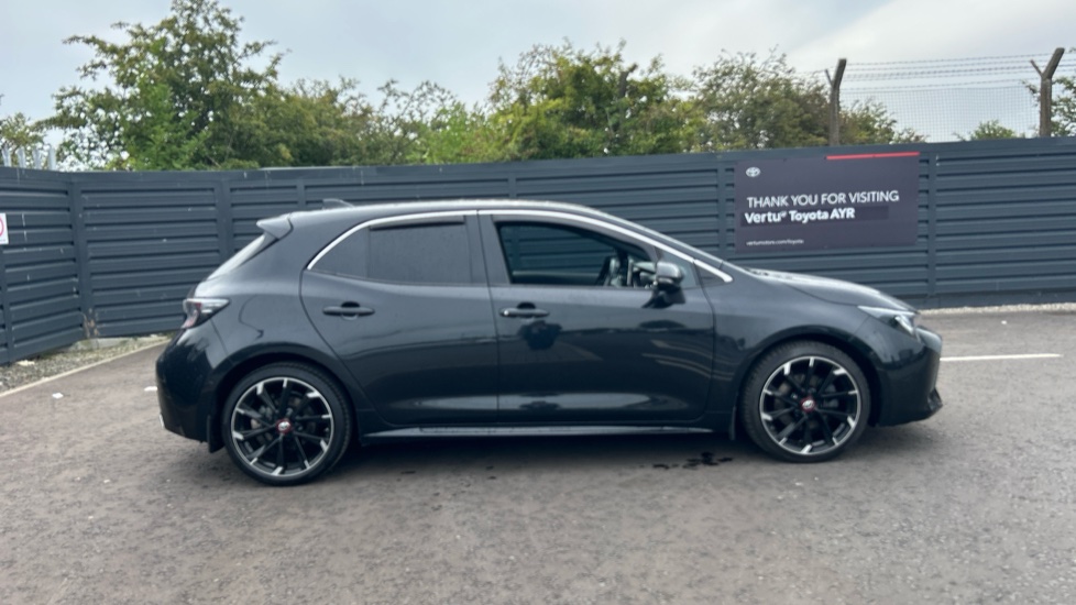 Toyota Corolla 2.0 VVT-i Hybrid GR Sport 5dr CVT Hybrid Hatchback - Image 23