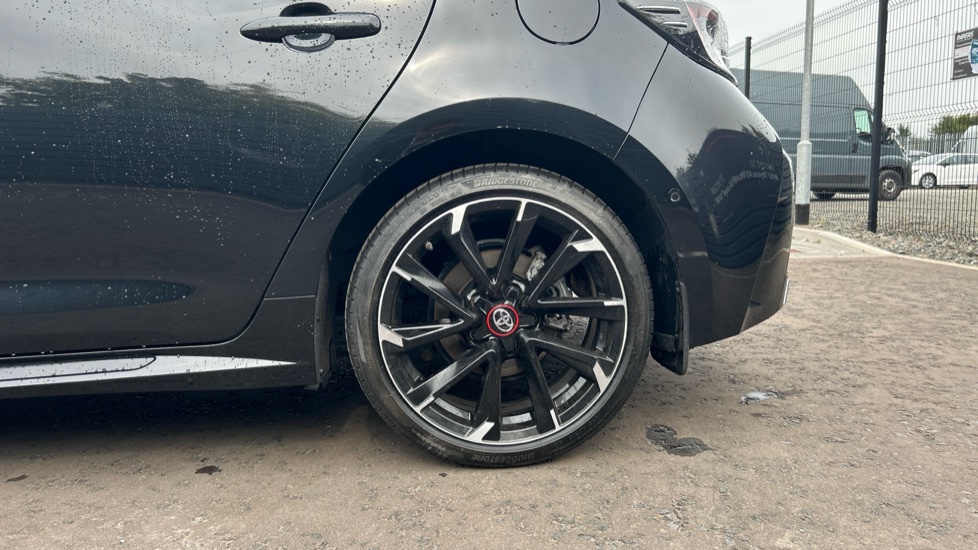 Toyota Corolla 2.0 VVT-i Hybrid GR Sport 5dr CVT Hybrid Hatchback - Image 25