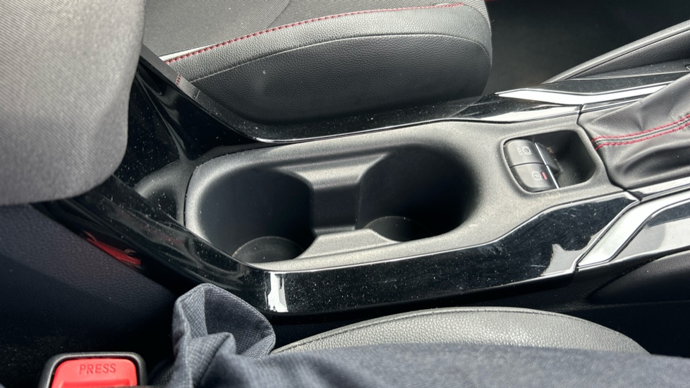 Toyota Corolla 2.0 VVT-i Hybrid GR Sport 5dr CVT Hybrid Hatchback - Image 45