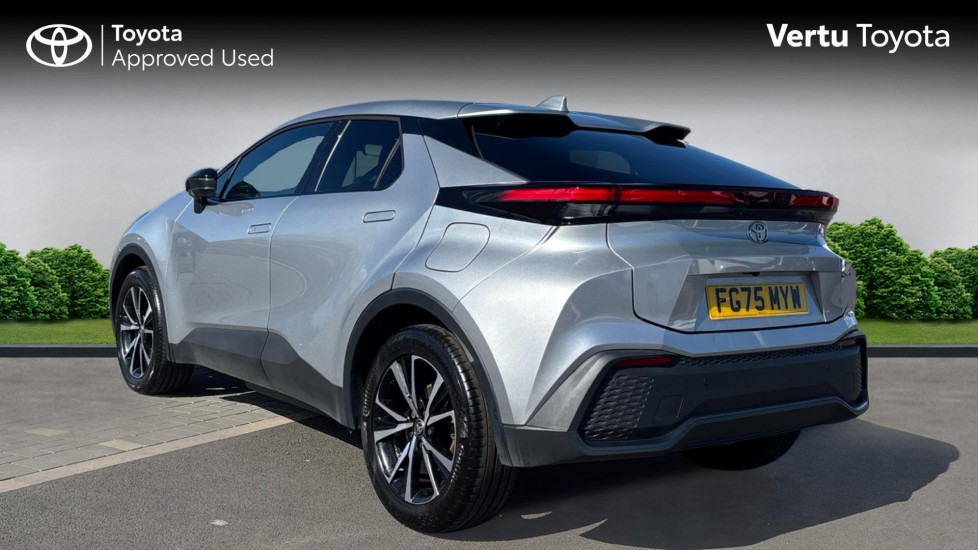 Toyota C-HR 2.0 PHEV Design 5dr CVT Hatchback - Image 4