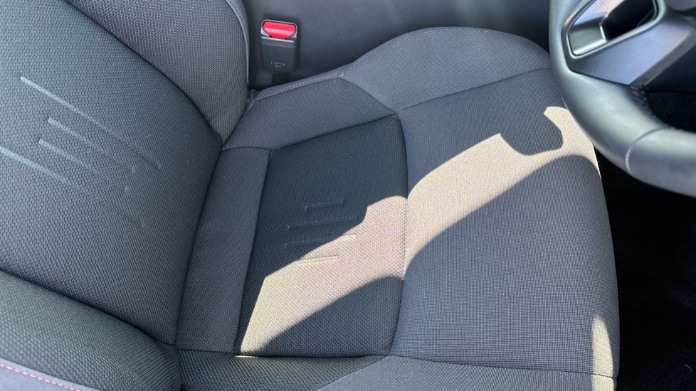 Toyota C-HR 2.0 PHEV Design 5dr CVT Hatchback - Image 17