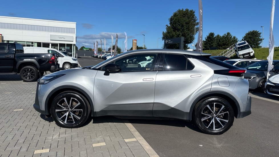 Toyota C-HR 2.0 PHEV Design 5dr CVT Hatchback - Image 24