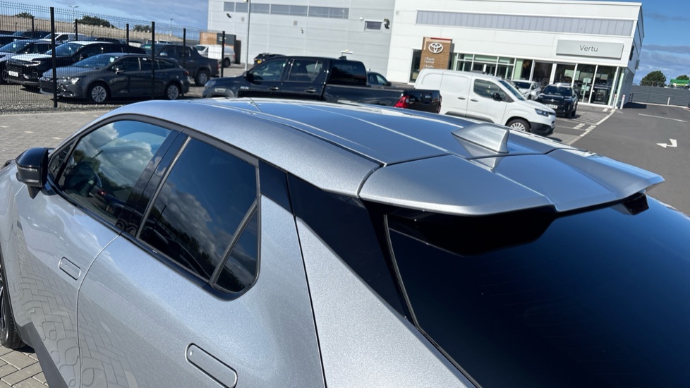 Toyota C-HR 2.0 PHEV Design 5dr CVT Hatchback - Image 36