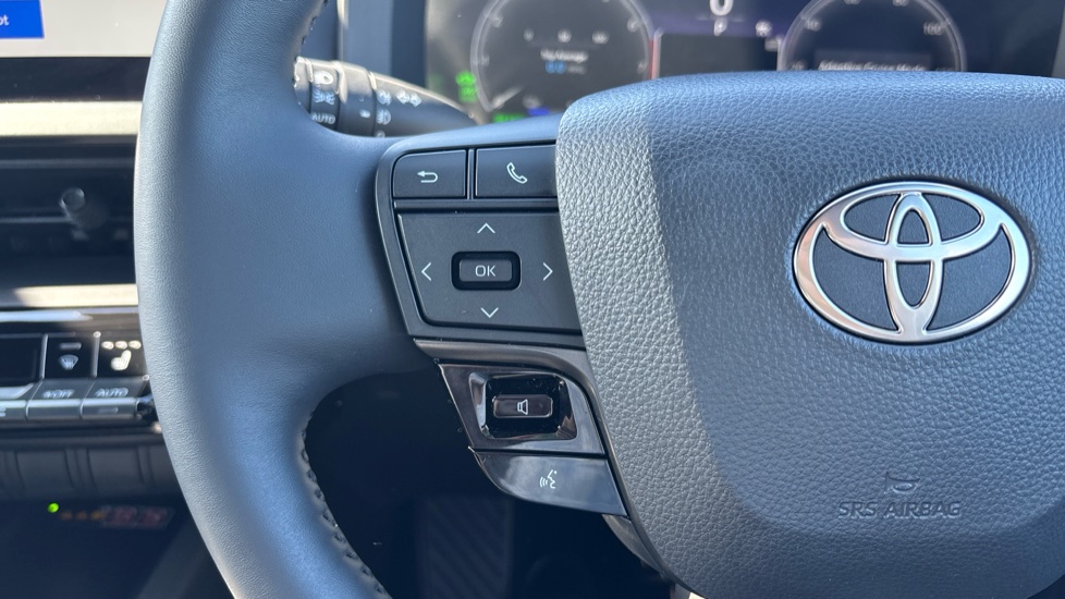 Toyota C-HR 2.0 PHEV Design 5dr CVT Hatchback - Image 47