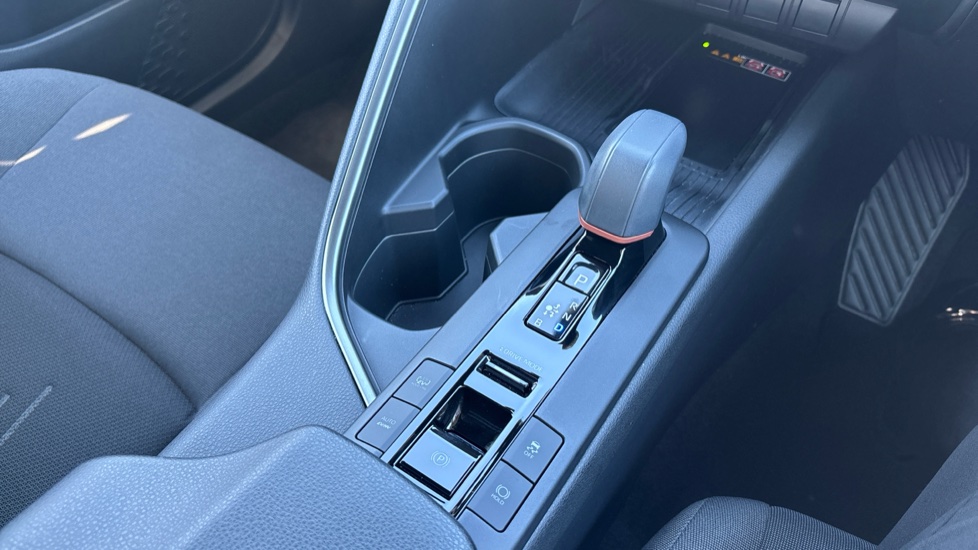 Toyota C-HR 2.0 PHEV Design 5dr CVT Hatchback - Image 63