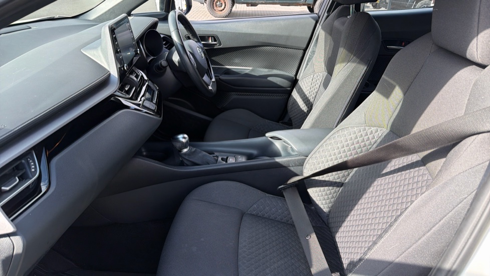 Toyota C-HR 1.8 Hybrid Icon 5dr CVT Hybrid Hatchback - Image 5