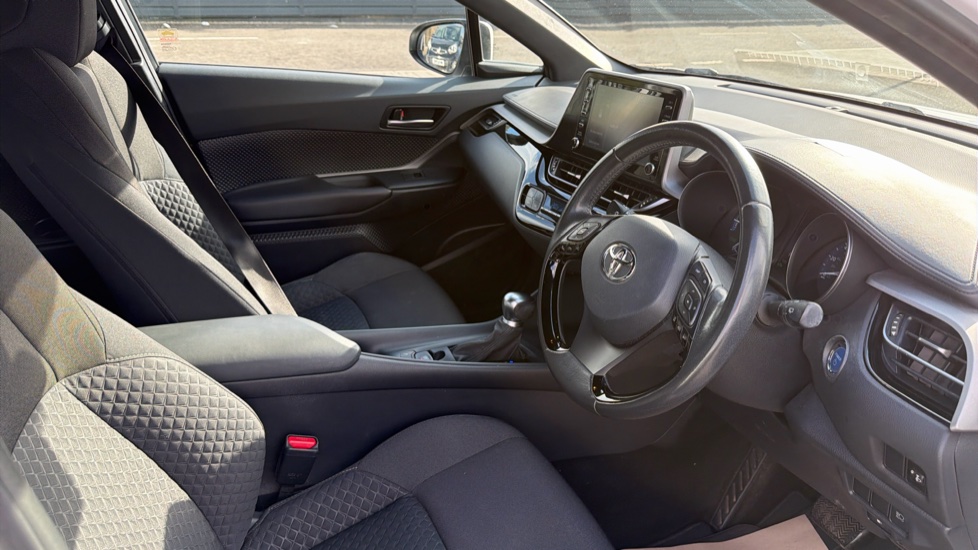 Toyota C-HR 1.8 Hybrid Icon 5dr CVT Hybrid Hatchback - Image 12