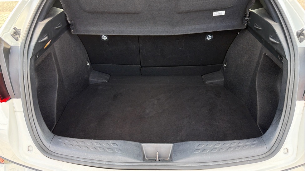 Toyota C-HR 1.8 Hybrid Icon 5dr CVT Hybrid Hatchback - Image 13