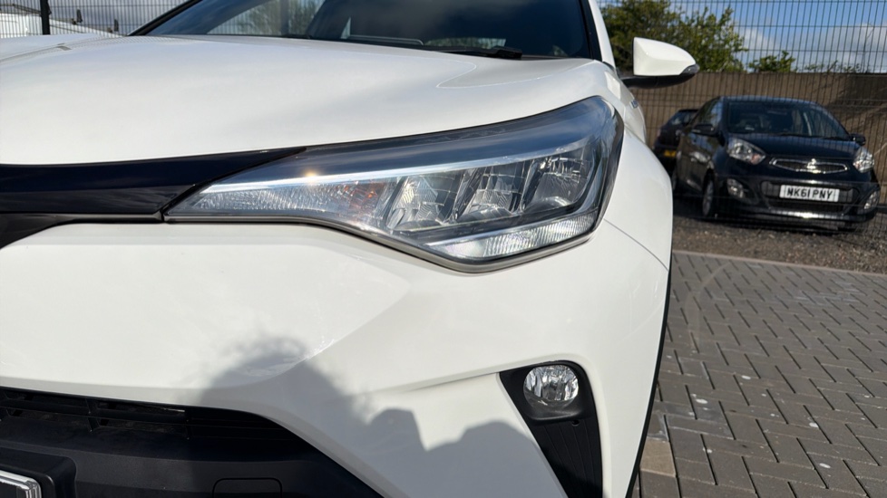 Toyota C-HR 1.8 Hybrid Icon 5dr CVT Hybrid Hatchback - Image 20
