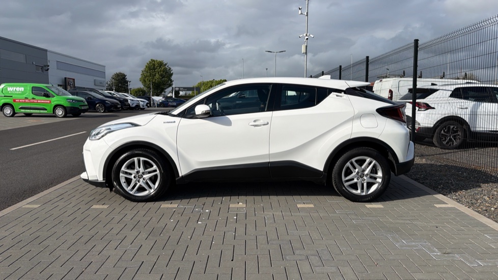Toyota C-HR 1.8 Hybrid Icon 5dr CVT Hybrid Hatchback - Image 24
