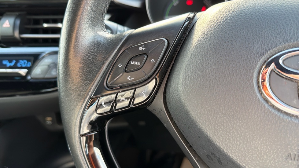 Toyota C-HR 1.8 Hybrid Icon 5dr CVT Hybrid Hatchback - Image 30