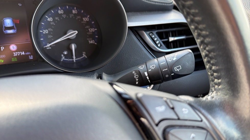 Toyota C-HR 1.8 Hybrid Icon 5dr CVT Hybrid Hatchback - Image 32