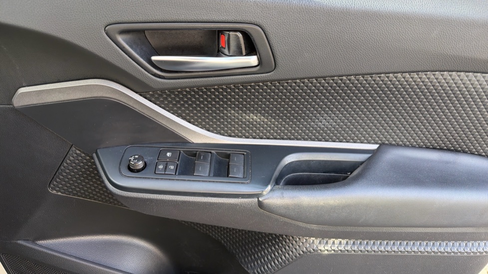 Toyota C-HR 1.8 Hybrid Icon 5dr CVT Hybrid Hatchback - Image 45