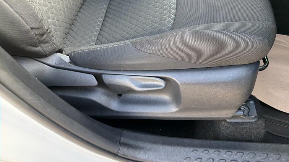 Toyota C-HR 1.8 Hybrid Icon 5dr CVT Hybrid Hatchback - Image 47