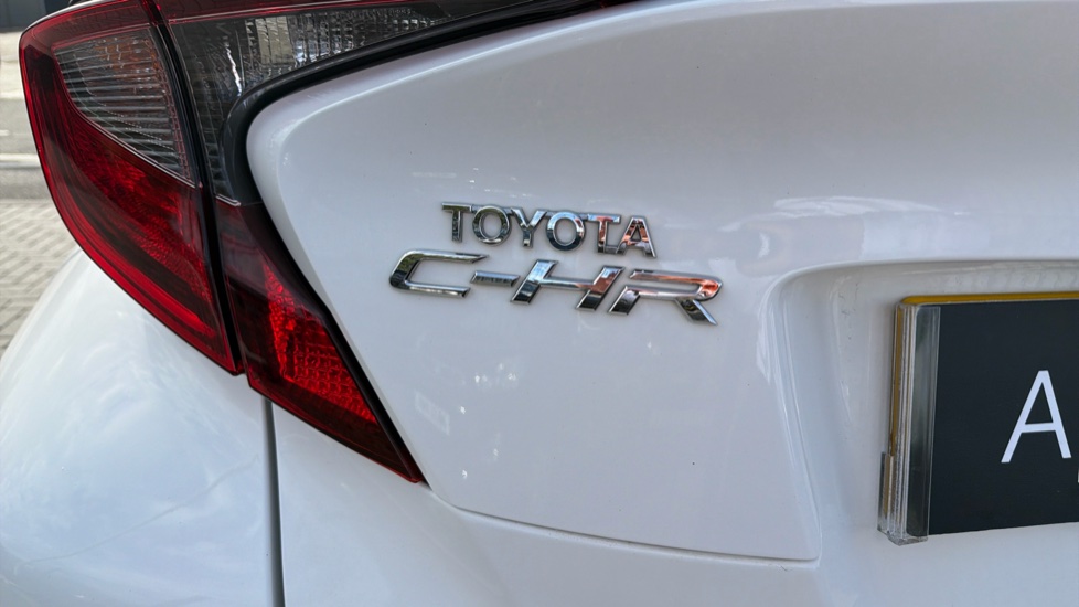 Toyota C-HR 1.8 Hybrid Icon 5dr CVT Hybrid Hatchback - Image 52