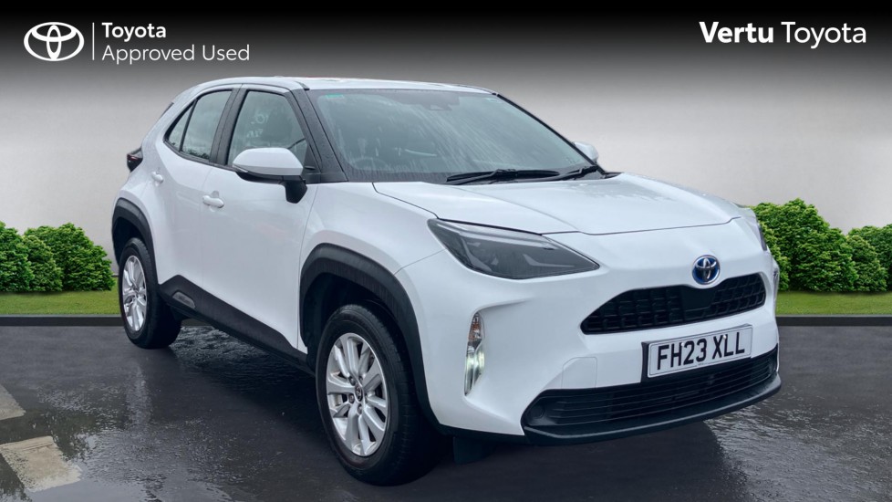 Toyota Yaris Cross 1.5 Hybrid Icon 5dr CVT Hybrid Estate - Image 1