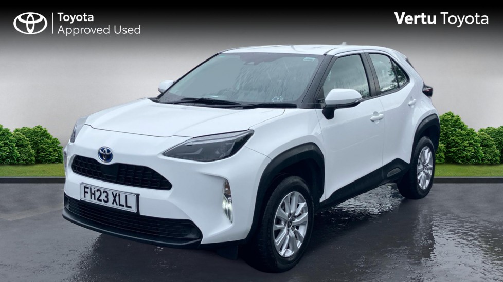 Toyota Yaris Cross 1.5 Hybrid Icon 5dr CVT Hybrid Estate - Image 3