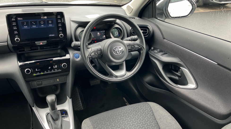 Toyota Yaris Cross 1.5 Hybrid Icon 5dr CVT Hybrid Estate - Image 7