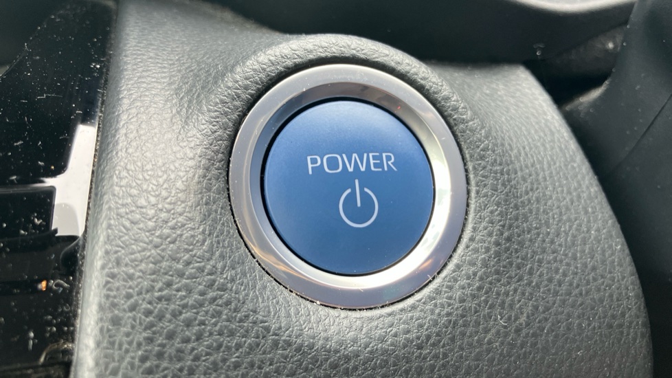 Toyota Yaris Cross 1.5 Hybrid Icon 5dr CVT Hybrid Estate - Image 16