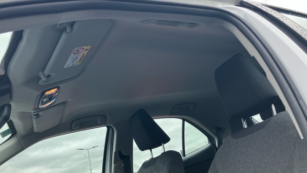 Toyota Yaris Cross 1.5 Hybrid Icon 5dr CVT Hybrid Estate - Image 19