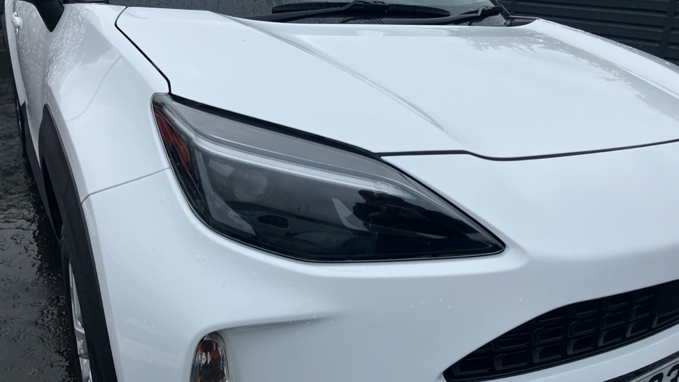 Toyota Yaris Cross 1.5 Hybrid Icon 5dr CVT Hybrid Estate - Image 20