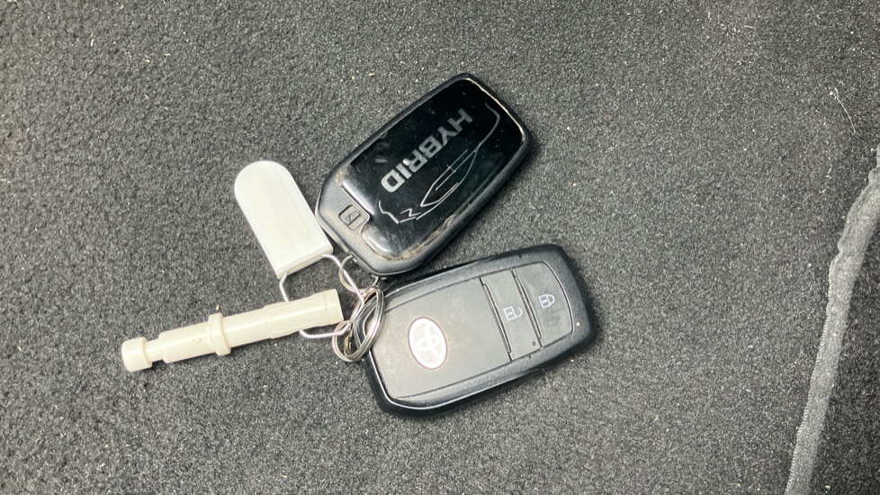 Toyota Yaris Cross 1.5 Hybrid Icon 5dr CVT Hybrid Estate - Image 28
