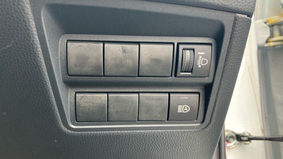 Toyota Yaris Cross 1.5 Hybrid Icon 5dr CVT Hybrid Estate - Image 34