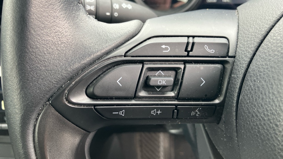 Toyota Yaris Cross 1.5 Hybrid Icon 5dr CVT Hybrid Estate - Image 36