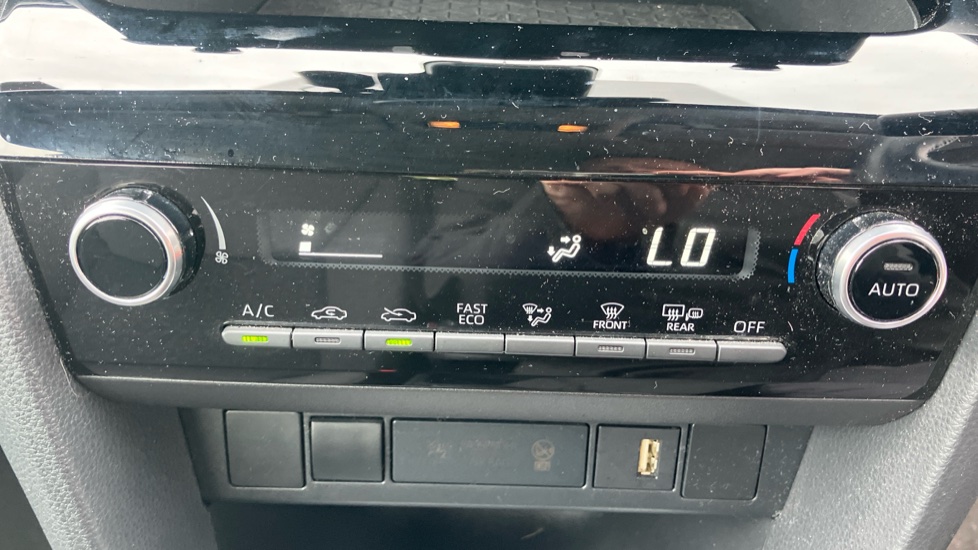 Toyota Yaris Cross 1.5 Hybrid Icon 5dr CVT Hybrid Estate - Image 40