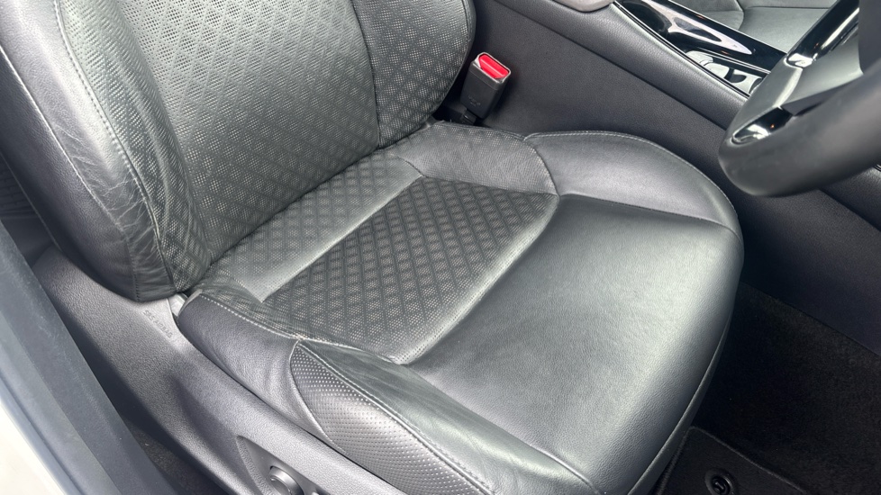 Toyota C-HR 1.8 Hybrid Excel 5dr CVT Hybrid Hatchback - Image 17