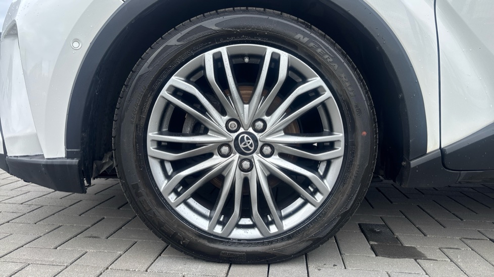 Toyota C-HR 1.8 Hybrid Excel 5dr CVT Hybrid Hatchback - Image 25