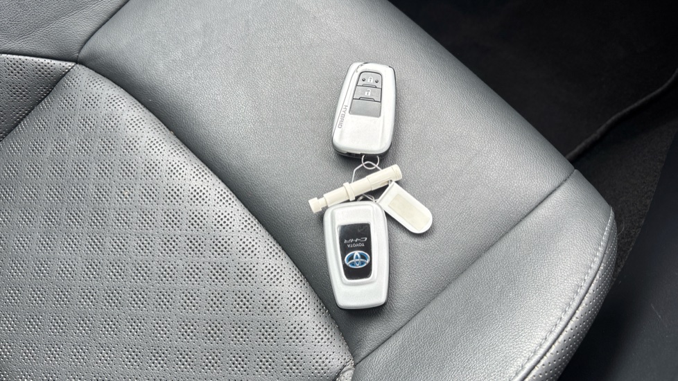 Toyota C-HR 1.8 Hybrid Excel 5dr CVT Hybrid Hatchback - Image 28