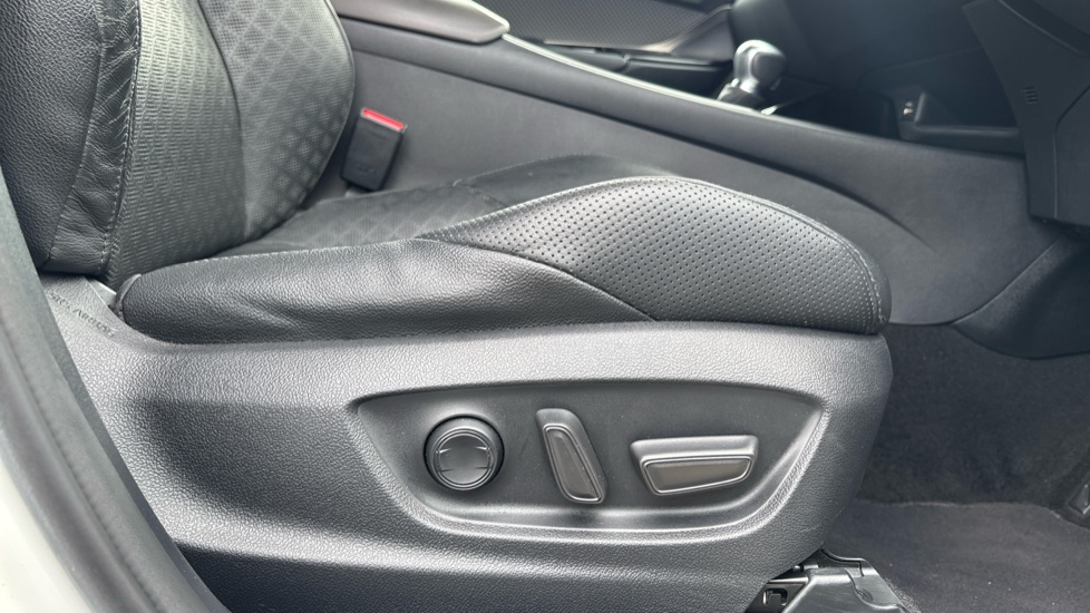 Toyota C-HR 1.8 Hybrid Excel 5dr CVT Hybrid Hatchback - Image 30
