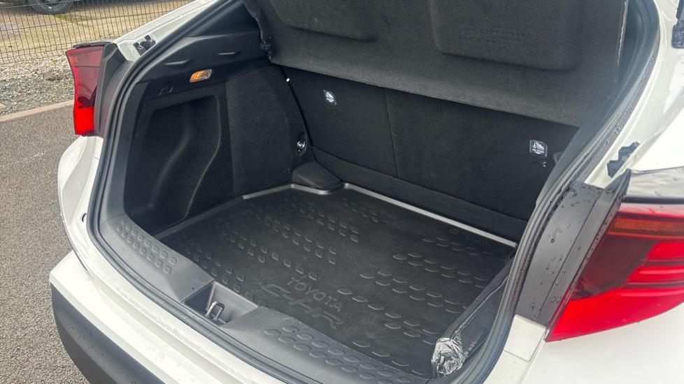 Toyota C-HR 1.8 Hybrid Excel 5dr CVT Hybrid Hatchback - Image 50