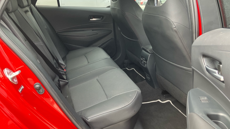 Toyota Corolla 2.0 Hybrid 178 Excel 5dr CVT Hybrid Estate - Image 8