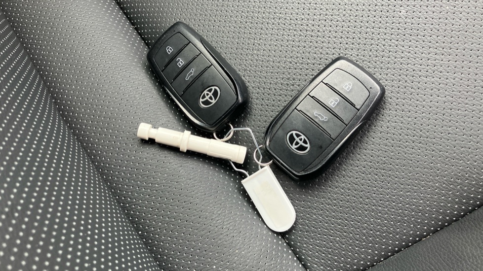 Toyota Corolla 2.0 Hybrid 178 Excel 5dr CVT Hybrid Estate - Image 28