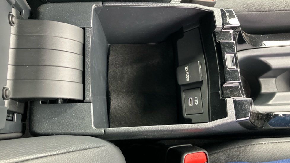 Toyota Corolla 2.0 Hybrid 178 Excel 5dr CVT Hybrid Estate - Image 42