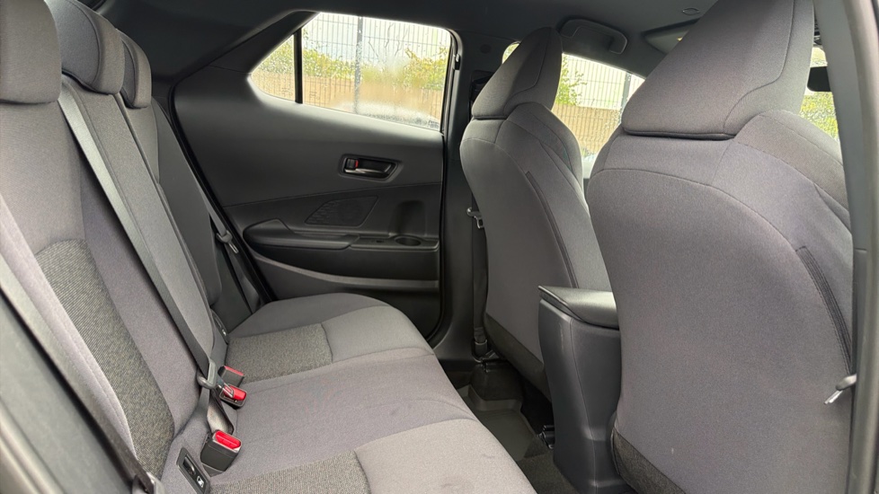 Toyota C-HR 1.8 Hybrid Icon 5dr CVT Hybrid Hatchback - Image 8
