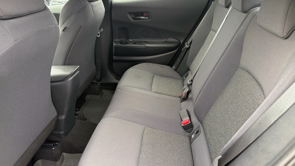 Toyota C-HR 1.8 Hybrid Icon 5dr CVT Hybrid Hatchback - Image 15