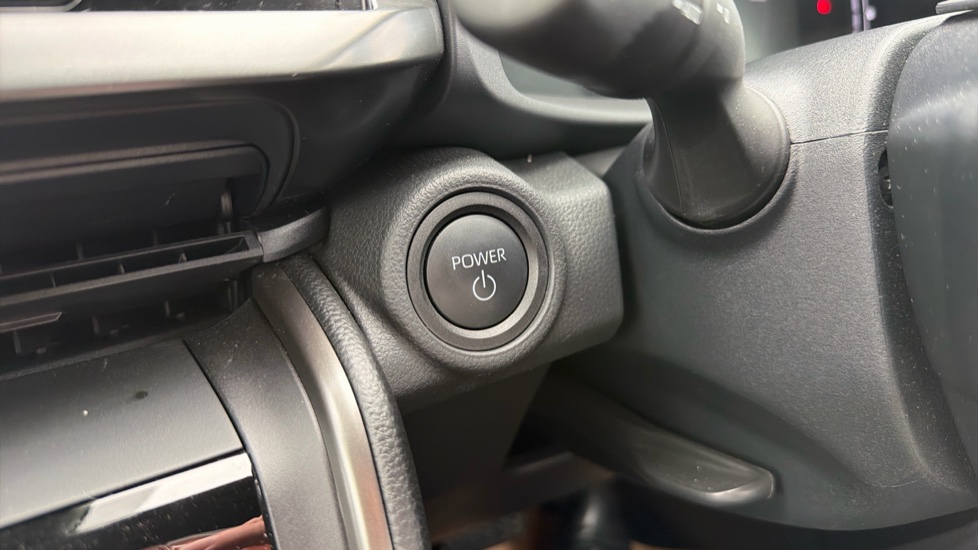 Toyota C-HR 1.8 Hybrid Icon 5dr CVT Hybrid Hatchback - Image 16