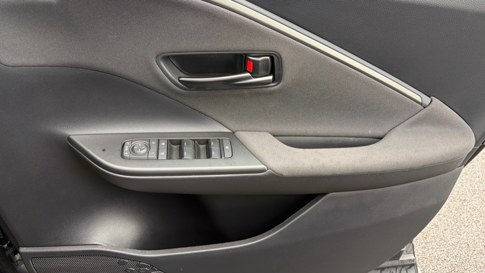 Toyota C-HR 1.8 Hybrid Icon 5dr CVT Hybrid Hatchback - Image 43