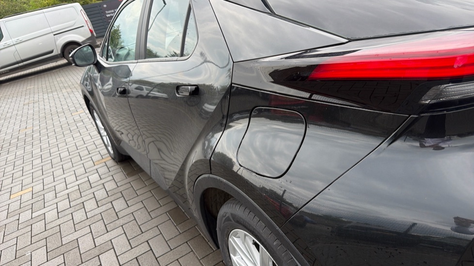 Toyota C-HR 1.8 Hybrid Icon 5dr CVT Hybrid Hatchback - Image 47