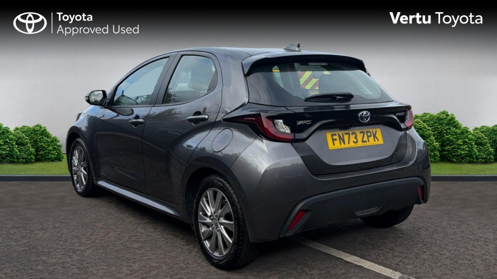 Toyota Yaris 1.5 Hybrid Icon 5dr CVT Hybrid Hatchback - Image 4