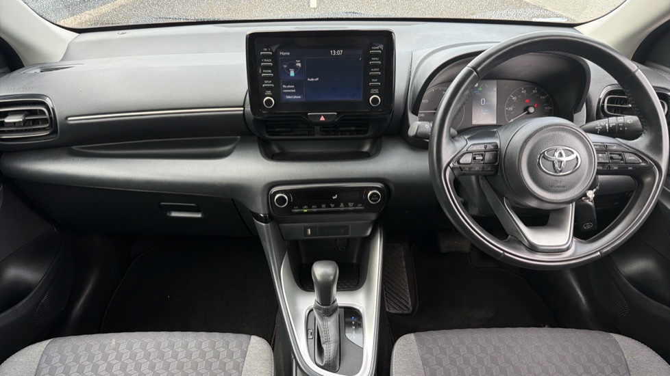 Toyota Yaris 1.5 Hybrid Icon 5dr CVT Hybrid Hatchback - Image 6