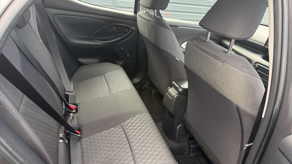 Toyota Yaris 1.5 Hybrid Icon 5dr CVT Hybrid Hatchback - Image 8
